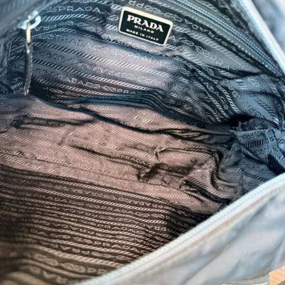 Classic Prada black nylon crossbody Unisex messenger bag 🖤 - Picture 7 of 9